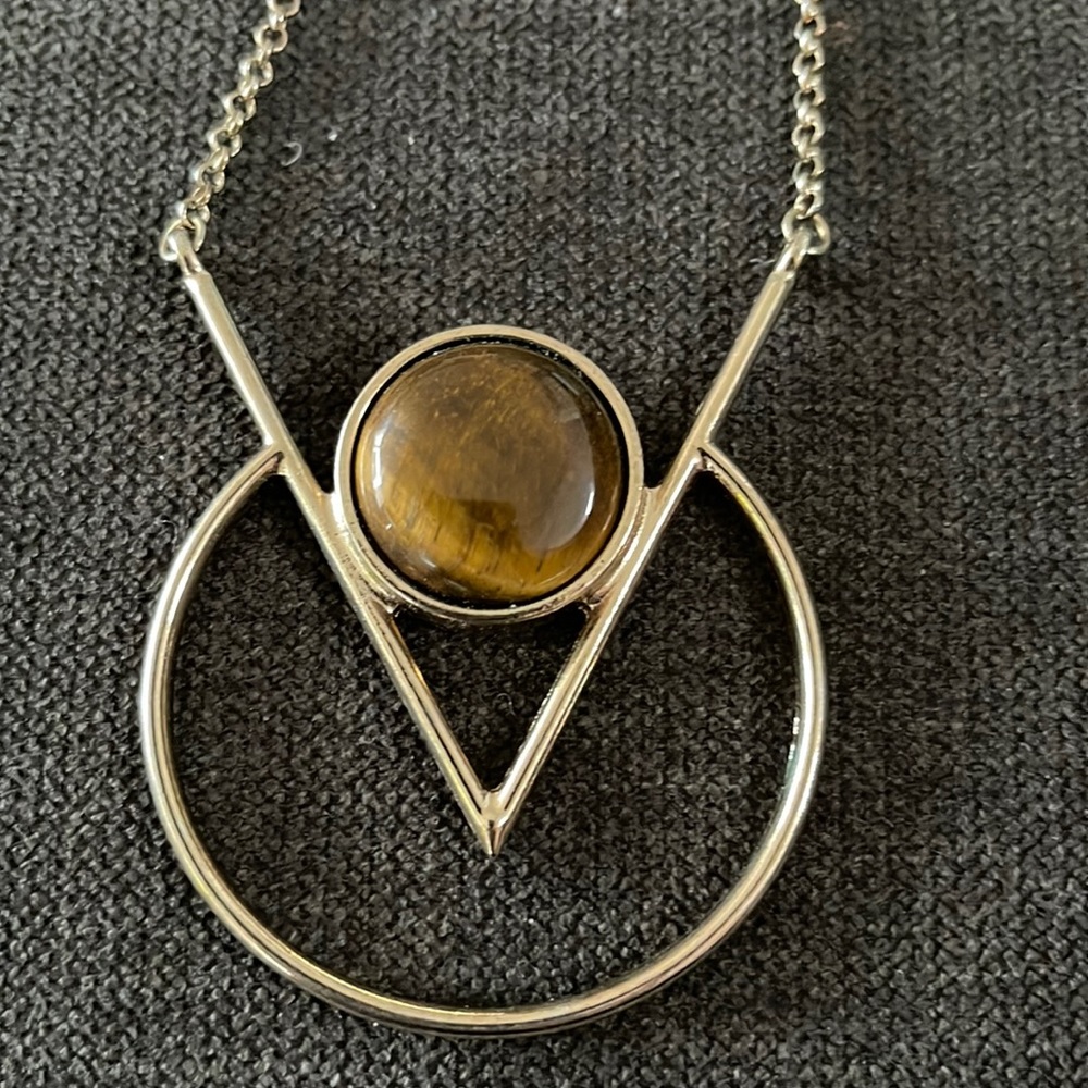 Gold Chain w/ Pendant
